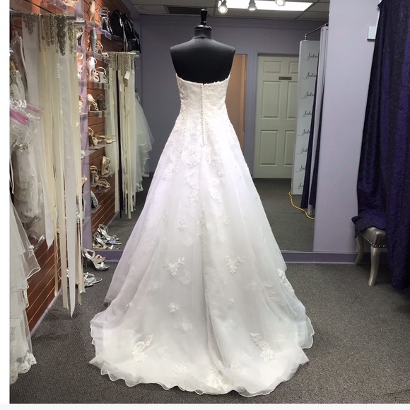 Lia Mia - Style C4199 - Size 10 - Ivory - Picture 2 of 4